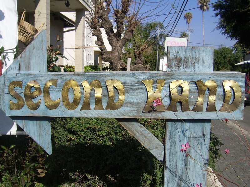 Second-Hand Clothes